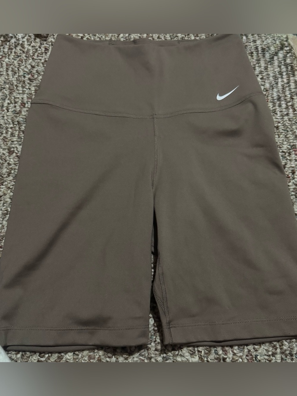 BNWT Nike Dri-FIT One
Women's High-Waisted 7" Biker Shorts